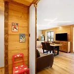 Aiguille Noire La Maison De Courma