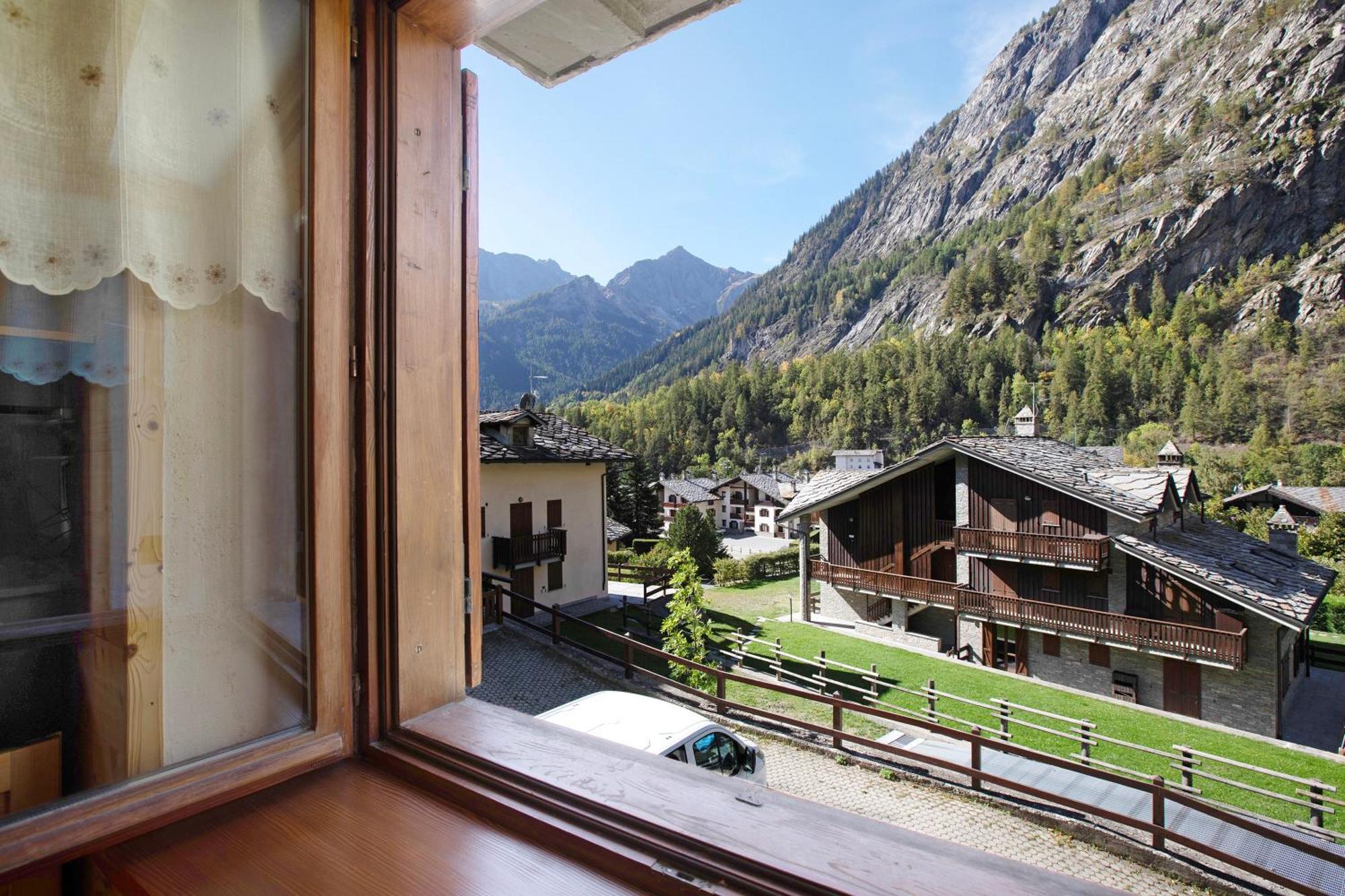 Aiguille Noire La Maison De Courma Courmayeur